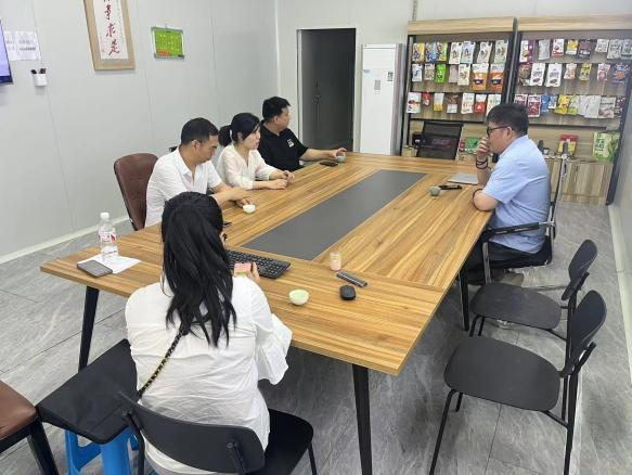 區(qū)農(nóng)業(yè)局范科長帶隊(duì)至菲特公司對申報的“農(nóng)業(yè)產(chǎn)業(yè)化市級龍頭企業(yè)”稱號進(jìn)行現(xiàn)場審核